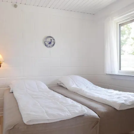 펜션 Awesome In W/ 3 Bedrooms 스벤보르