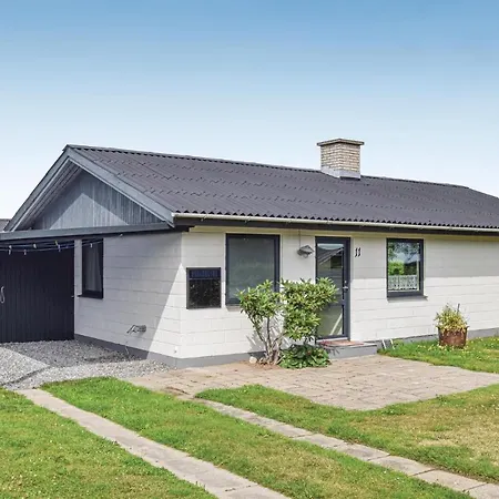 Awesome In W/ 3 Bedrooms *